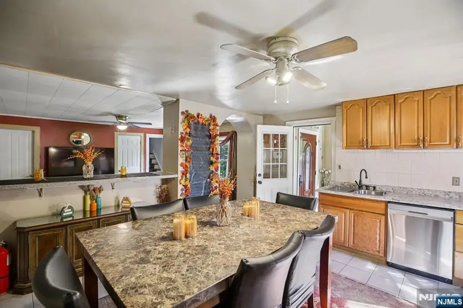 369 Queens Court, Ridgewood, NJ 07450 - #3