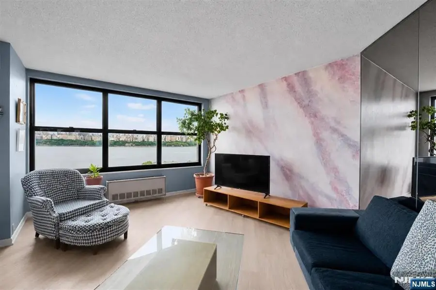 7004 Boulevard E 10E, Guttenberg, NJ 07093 - #3