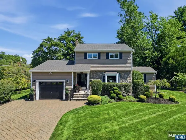 7 Asmus Road, Closter, NJ 07624