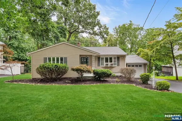 130 Vreeland Avenue, Bloomingdale, NJ 07403