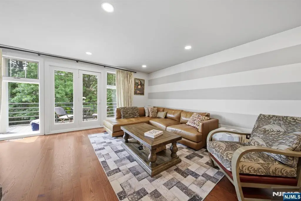 31 Grand Cove Way E31, Edgewater, NJ 07020 - #1