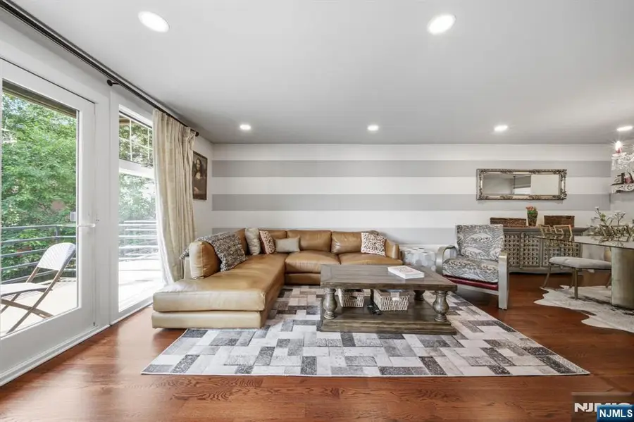 31 Grand Cove Way E31, Edgewater, NJ 07020 - #2