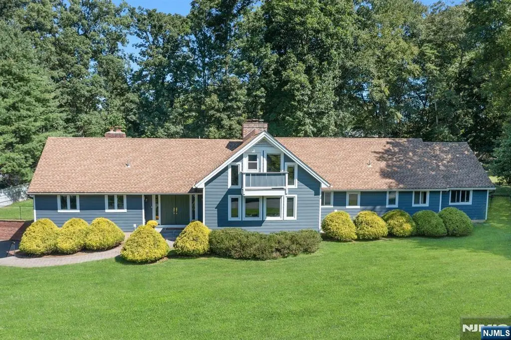 15 Candlestick Lane, Upper Saddle River, NJ 07458 - #1