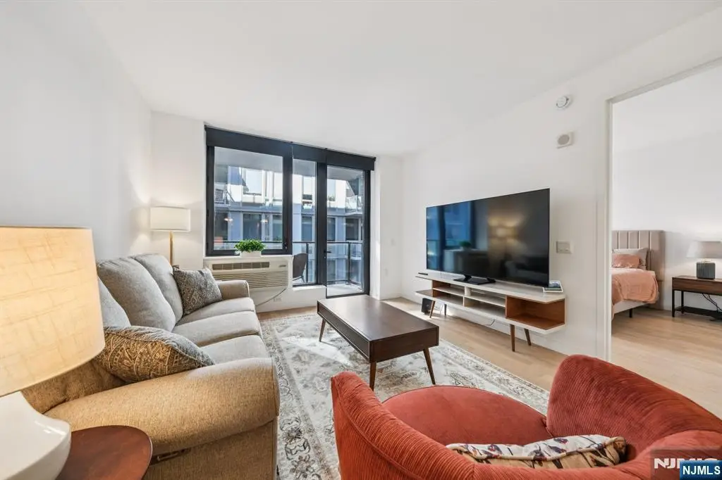 160 1st Street 1111, Jersey City, NJ 07302 - #1