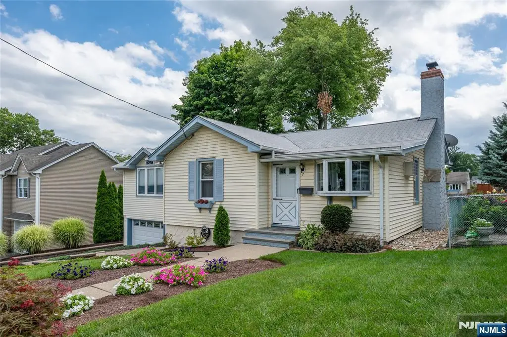 7 Oswego Avenue, Lake Hiawatha, NJ 07034 - #1