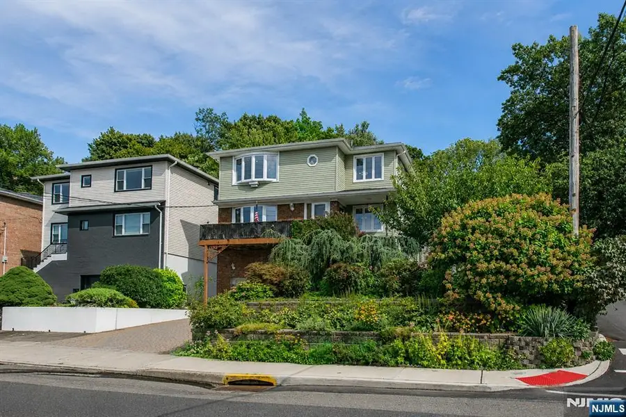 424 Oak Street, Ridgefield, NJ 07657 - #2