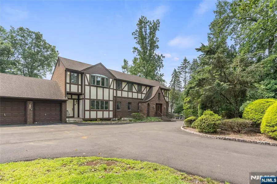 81 Old Tappan Road, Old Tappan, NJ 07675 - #2