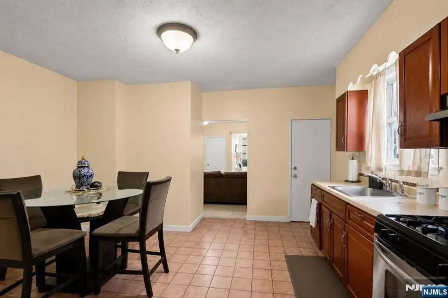 526 E 25th Street, Paterson, NJ 07514 - #2