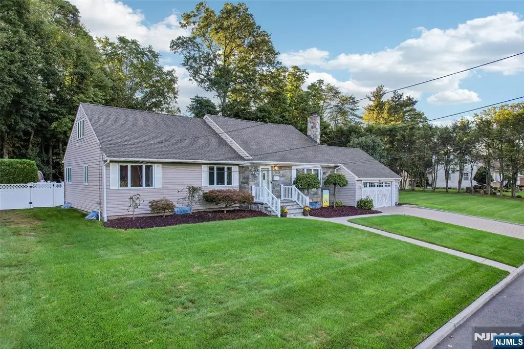20 Colonial Road, Emerson, NJ 07630 - #1