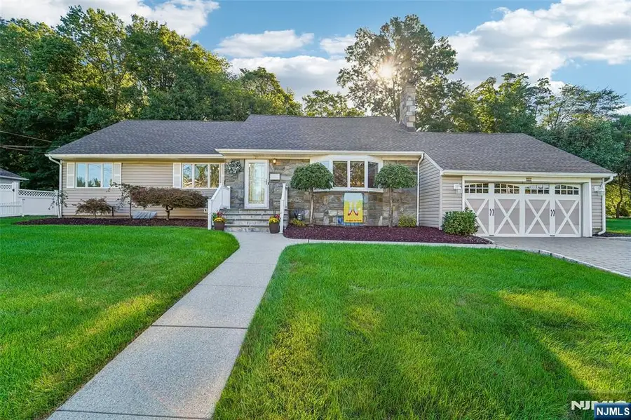 20 Colonial Road, Emerson, NJ 07630 - #3