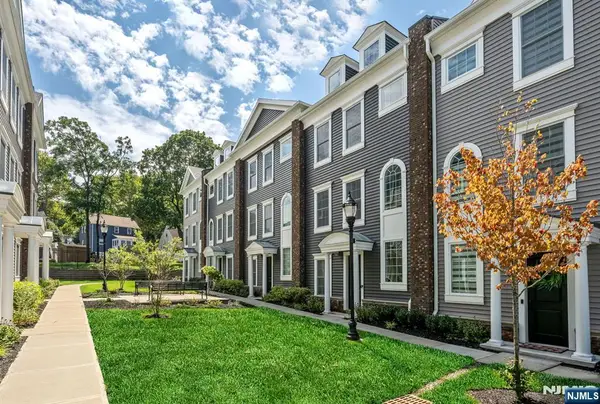 68 Parkside Lane 1204, Teaneck, NJ 07666