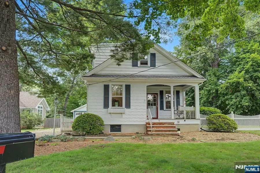 41 Poplar Street, Oakland, NJ 07436 - #2