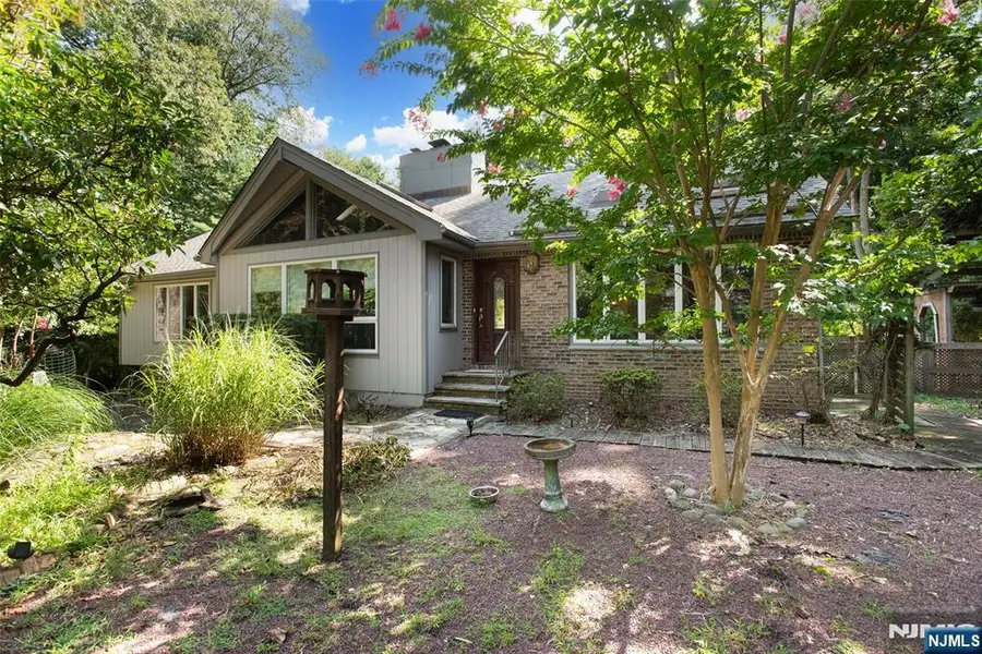 20 Parker Place, Upper Saddle River, NJ 07458 - #2