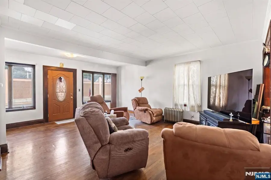 420 Rutherford Avenue, Lyndhurst, NJ 07071 - #3