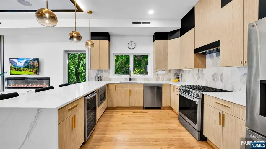 21 Highland Avenue 1, Jersey City, NJ 07306 - #3