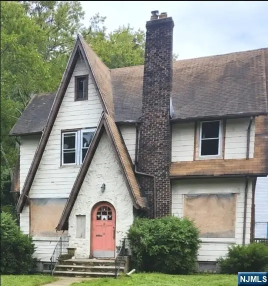 52 Hillside, West Orange, NJ 07052