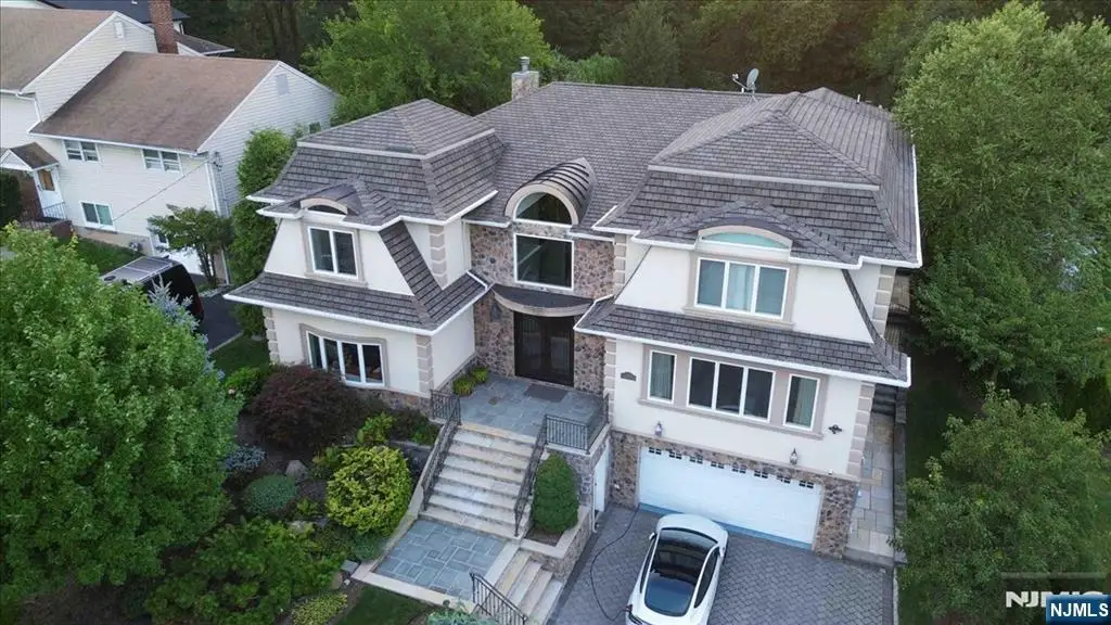 412 Valley View Avenue, Paramus, NJ 07652 - #1
