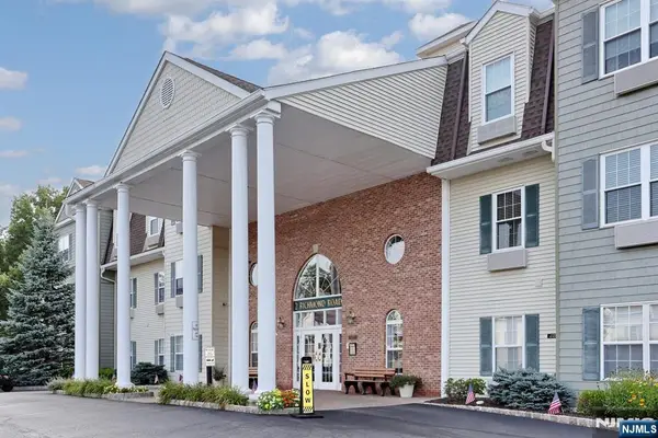 2 Richmond Road 222, West Milford, NJ 07480