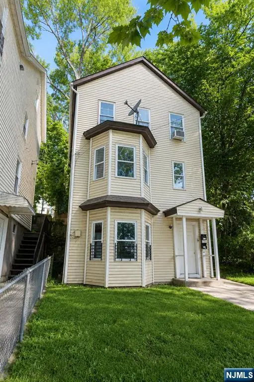 9 Circle Avenue, Paterson, NJ 07522 - #3