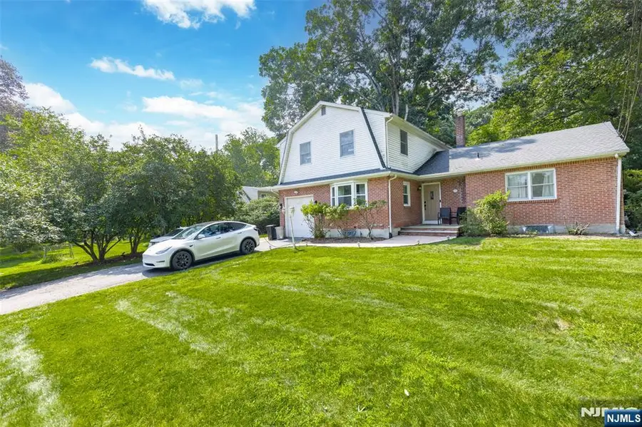 34 Andrew Avenue, Oakland, NJ 07436 - #2