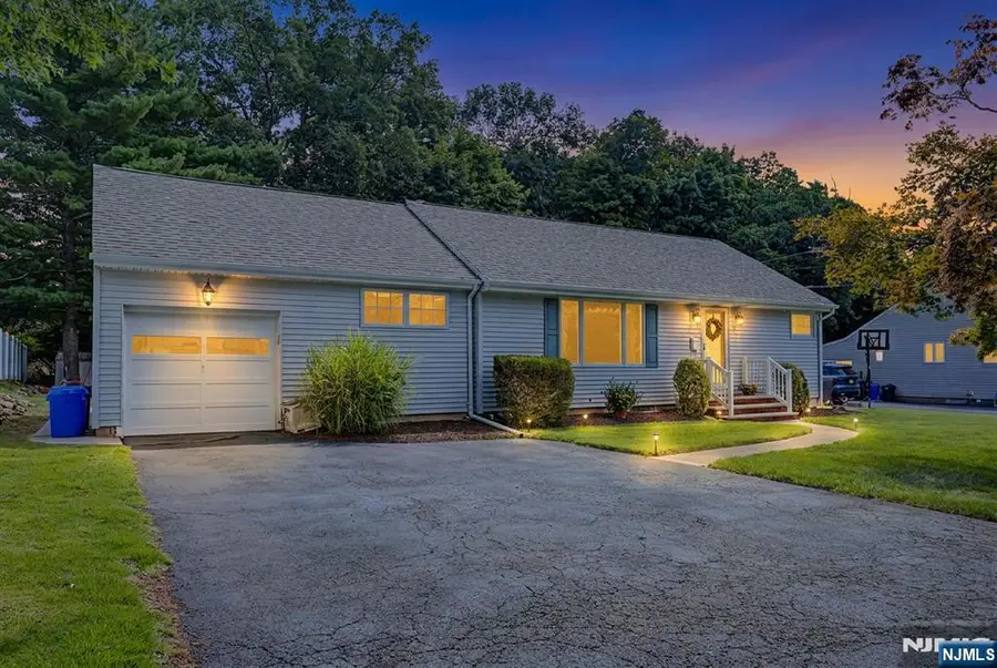 5 Holyoke Drive, Oakland, NJ 07436 - #3