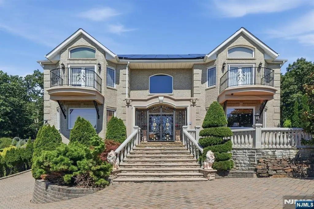 37 Mountainwood Court, Totowa, NJ 07512 - #1