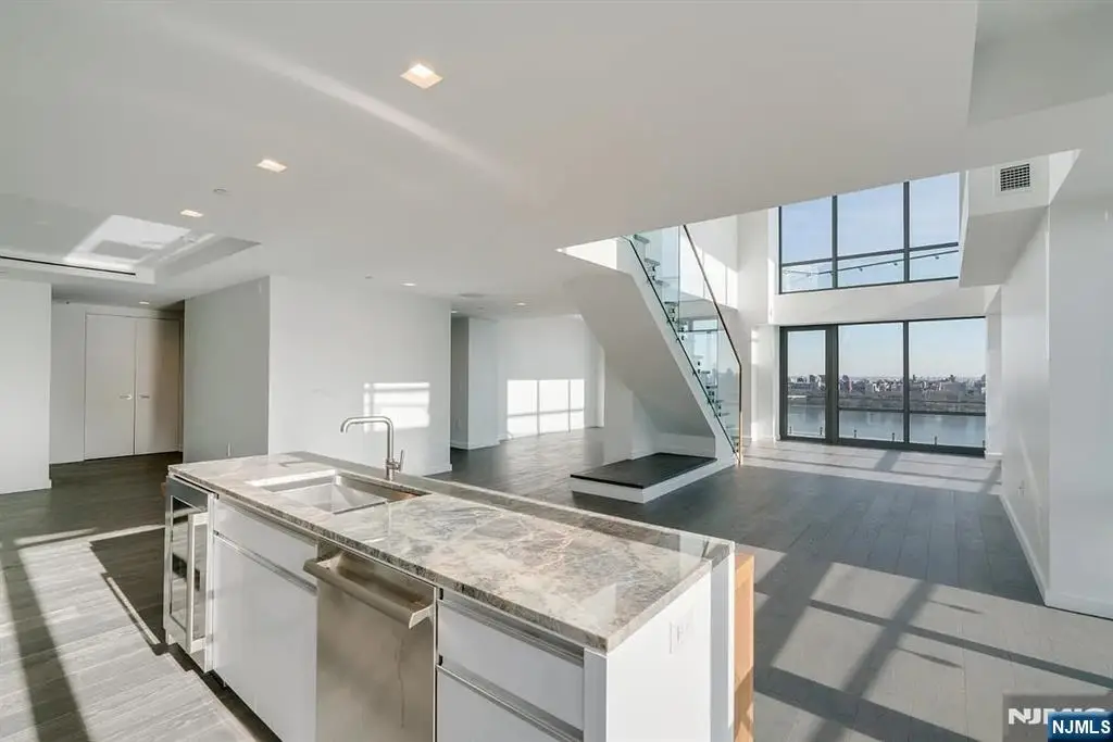 320 Adolphus Avenue 1415, Cliffside Park, NJ 07010 - #1