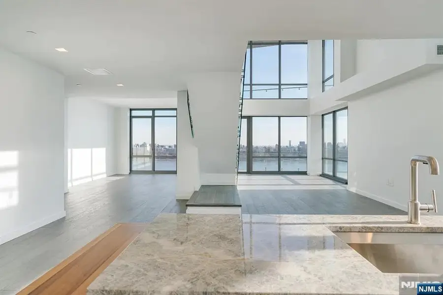 320 Adolphus Avenue 316, Cliffside Park, NJ 07010 - #3
