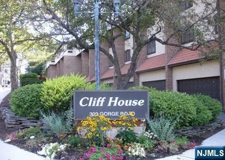 300 Gorge Road 6, Cliffside Park, NJ 07010 - #1