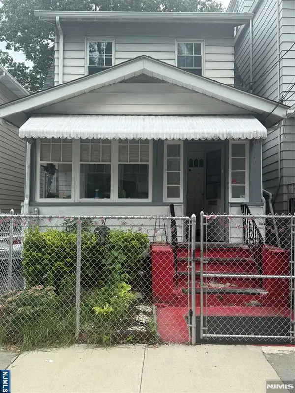 292 Smith Street, Newark, NJ 07106