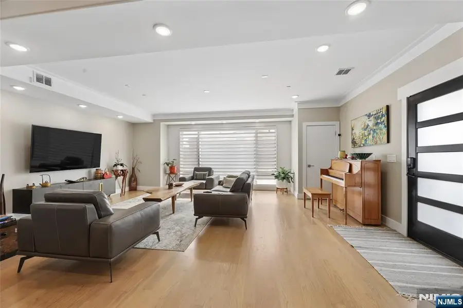 23 Lasher Lane, Edgewater, NJ 07020 - #3