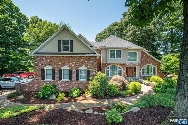 93 Coventry Way, Ringwood, NJ 07456