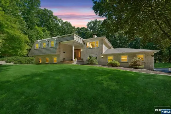 15 Sugar Hill Road, Kinnelon Borough, NJ 07405