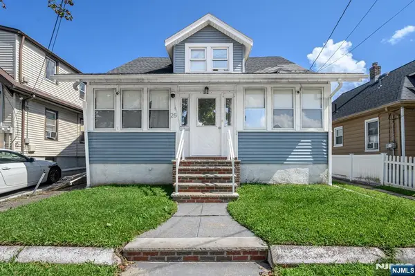 25 Comfort Place, Clifton, NJ 07011
