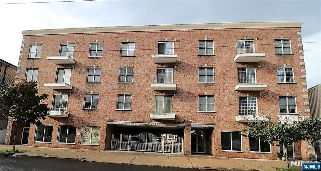 411-419 Chestnut 3C, Newark, NJ 07105 - #1