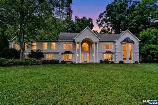 3 Split Rock Road, Upper Saddle River, NJ 07458
