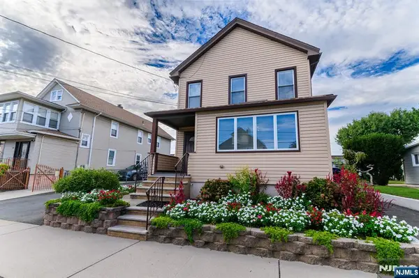 25 Bond Street, Wallington, NJ 07057