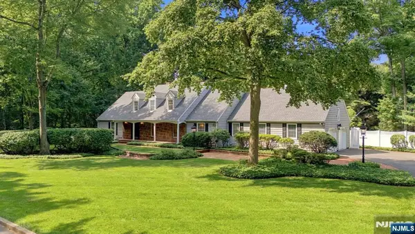 29 Hickory Hill, Montvale, NJ 07645