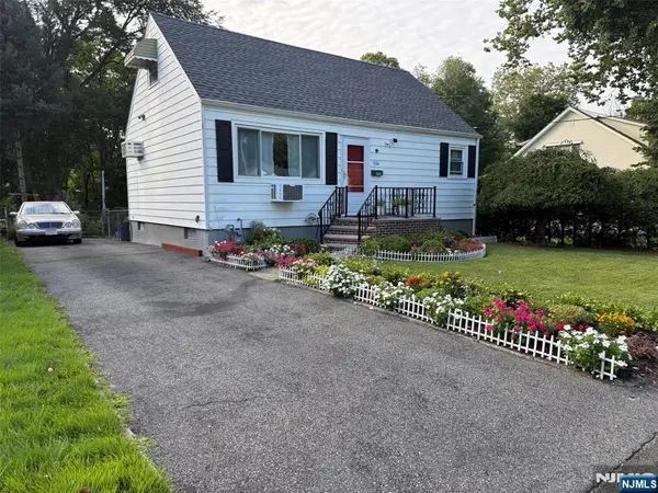 334 4th Avenue, Hawthorne, NJ 07506