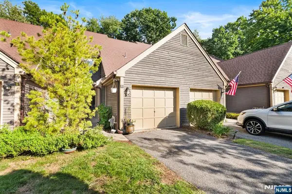 6 New Bedford Road C, West Milford, NJ 07480