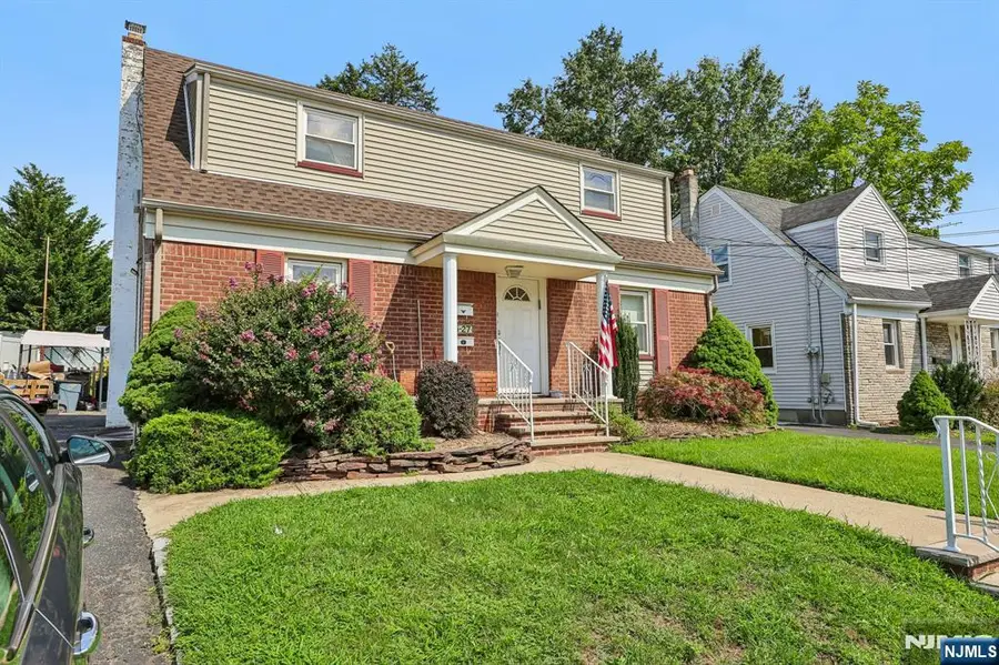 15-27 Parmelee Avenue, Fair Lawn, NJ 07410 - #2