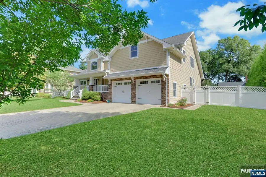 23 Hollybrook Road, Paramus, NJ 07652 - #3