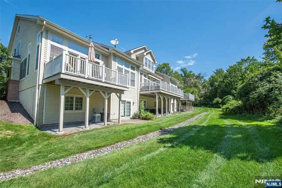 75 Schindler Way, Fairfield, NJ 07004 - #2