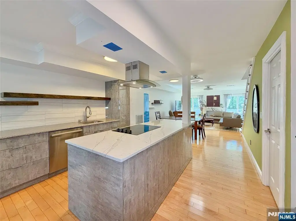 2330 5th Street 8, Fort Lee, NJ 07024 - #1