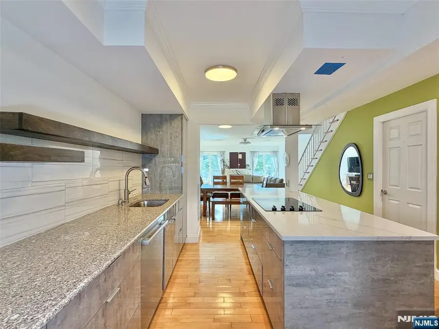 2330 5th Street 8, Fort Lee, NJ 07024 - #3