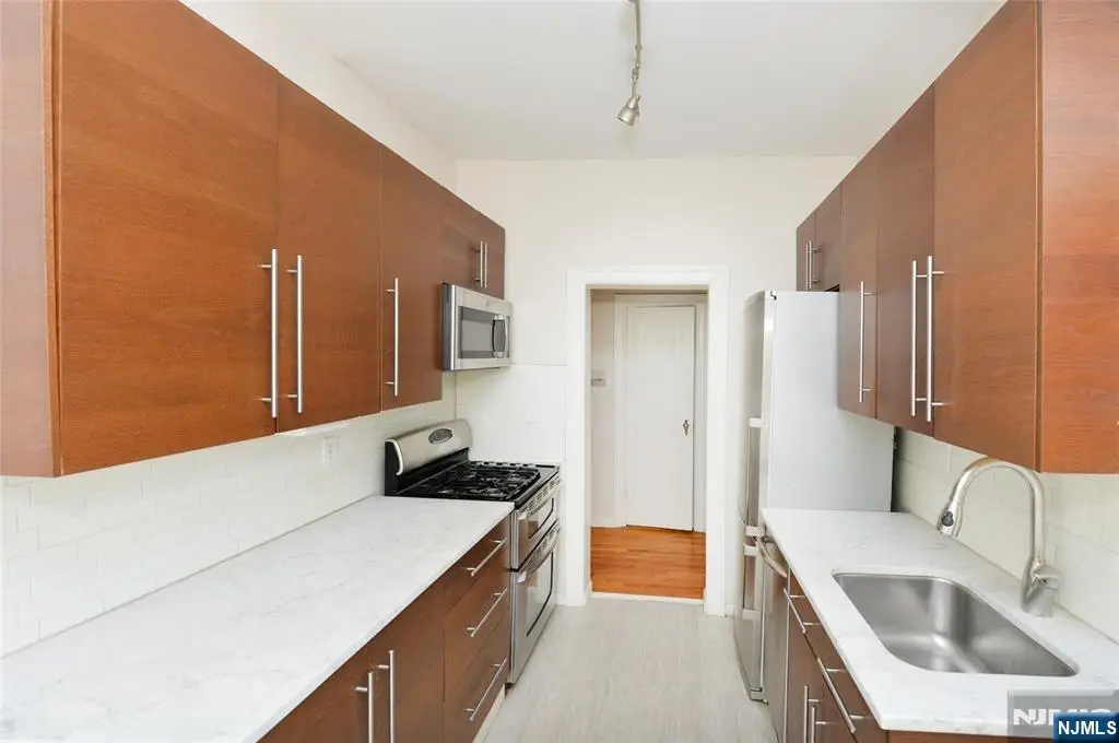 63 Sherman Place D5, Jersey City, NJ 07307 - #1