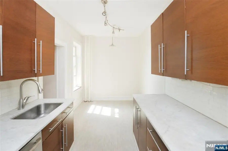 63 Sherman Place D5, Jersey City, NJ 07307 - #2