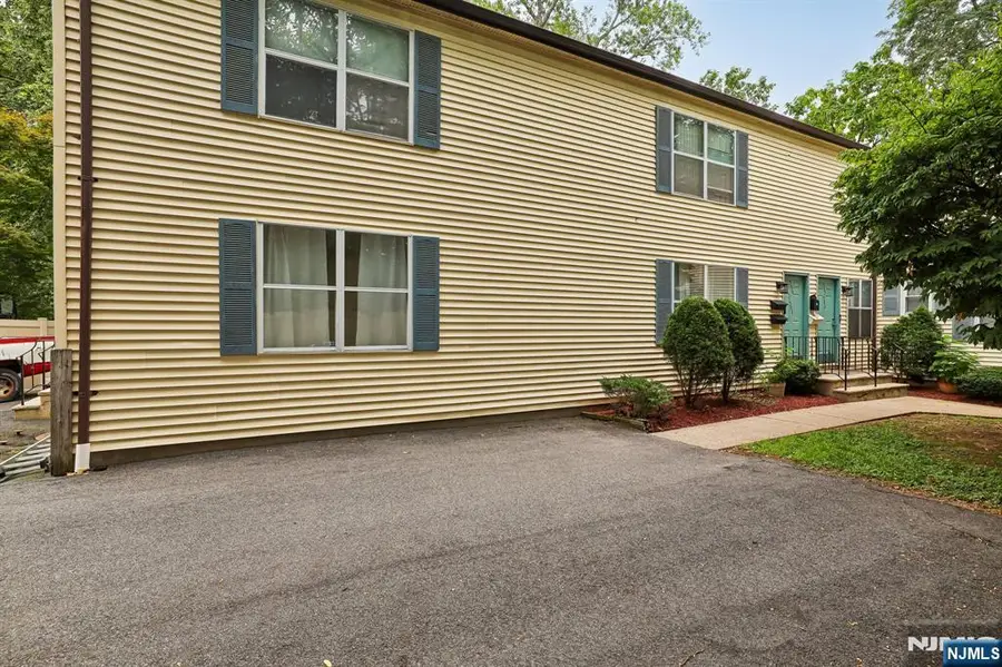 584 Thomas Boulevard 5, East Orange, NJ 07017 - #2