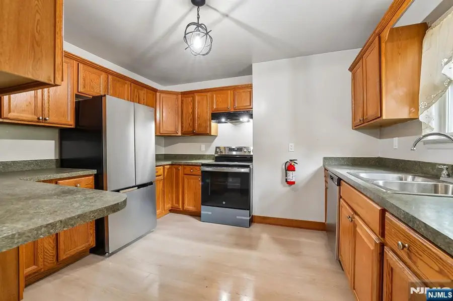 584 Thomas Boulevard 5, East Orange, NJ 07017 - #3