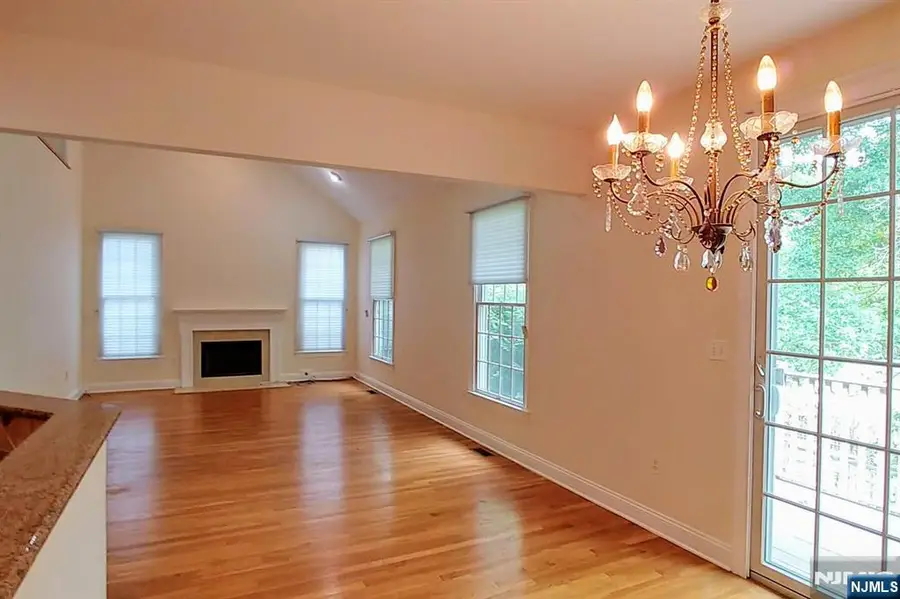 6 Schindler Court, Upper Saddle River, NJ 07458 - #3